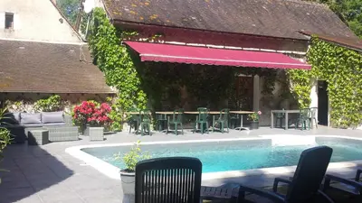 Piscine de l'établissement Auberge Marcheroux ou située à proximité
