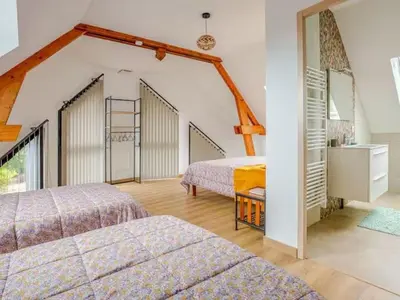 Un ou plusieurs lits dans un hébergement de l'établissement Maison d'architecte avec piscine chauffée et parc sécurisé - FR-1-410-487