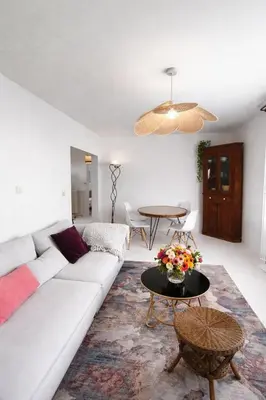 Coin salon dans l'établissement Cocon moderne avec jardin privatif – Tours