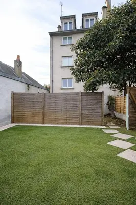 Jardin de l'établissement Cocon moderne avec jardin privatif – Tours