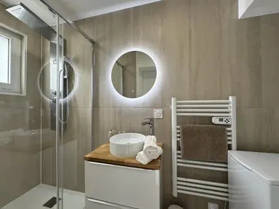 Salle de bains dans l'établissement La Petite Mancelle - Hôpital du Mans