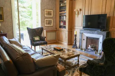 Télévision ou salle de divertissement dans l'établissement Château du Loroux