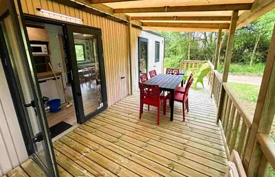 Balcon ou terrasse dans l'établissement Mobile home Prestige 2 chambres 5-7 personnes