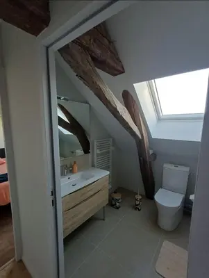 Salle de bains dans l'établissement Gîte Gui's de 1 à 5 personnes avec piscine