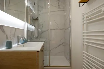 Salle de bains dans l'établissement 301 Chanzy - T1 Bord de Mer - Lumineux & Cosy - 3P