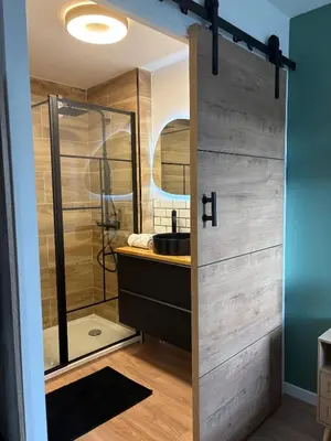 Salle de bains dans l'établissement Douce parenthèse - T2 à 10 min du circuit 24h
