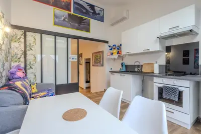 Cuisine ou kitchenette dans l'établissement Le Pokémon - Wifi - 600m Centre Ville