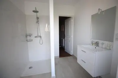 Salle de bains dans l'établissement Le Mans - Very comfortable cottage for up to 9