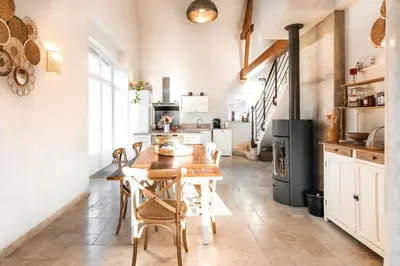 Cuisine ou kitchenette dans l'établissement Le Logis 87m2 - Maison lumineuse près de Blois