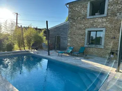 Piscine de l'établissement Maison d'architecte ou située à proximité