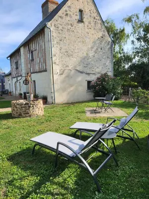 Jardin de l'établissement Chambre d'hôte de charme dans logis du XVe