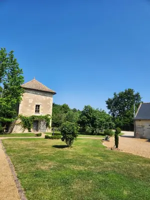 Jardin de l'établissement Chambre d'hôte de charme dans logis du XVe