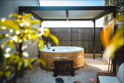 Plan de l'établissement Maisonnette avec jardin & jacuzzi proche gare