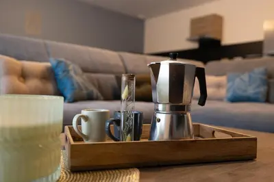 Plateau bouilloire dans l'établissement 4 Bis - Maison moderne cozy avec extérieur