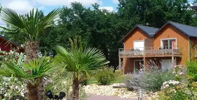 Jardin de l'établissement appartement entier dans residence avec piscine