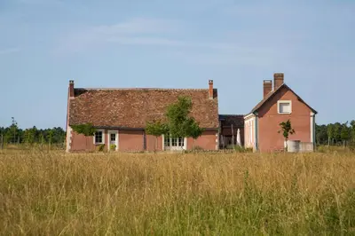 Plan de l'établissement Two Cottages With Stables On Estate In Touraine