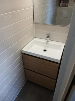 Salle de bains dans l'établissement JonathanFlore