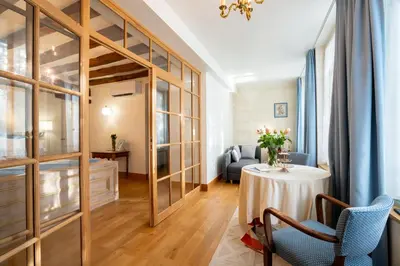 Coin salon dans l'établissement L'Hostellerie de La Licorne