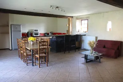 Cuisine ou kitchenette dans l'établissement Ferme rénovée Accueil bien-être
