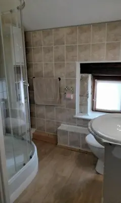 Salle de bains dans l'établissement Le Vieux Logis