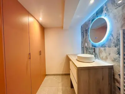 Salle de bains dans l'établissement Studio haut de gamme rénové Centre & Gare Wifi