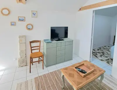 Télévision ou salle de divertissement dans l'établissement One bedroom flat with a view