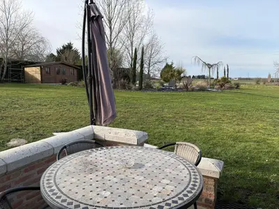 Jardin de l'établissement Le cocon en Sologne, Châteaux, Zoo de Beauval, Piscine, WIFI, 2 chambres, 3 lits, 2 sdb
