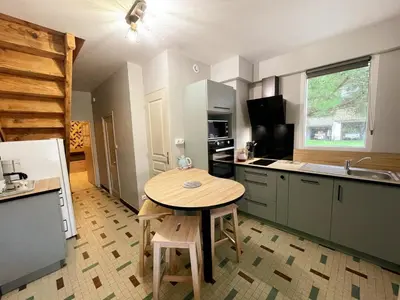 Cuisine ou kitchenette dans l'établissement Gîte 4 pers. à Razines avec Parking et Wifi - FR-1-381-647