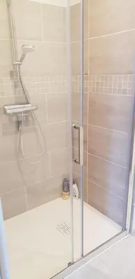Salle de bains dans l'établissement Chambre chez l'habitant circuit 24h Boulerie Jump