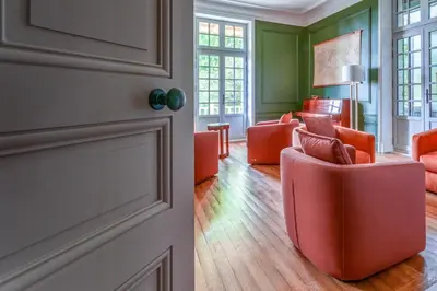 Coin salon dans l'établissement Maison 10 personnes 4 ch Bourgueil vignobles