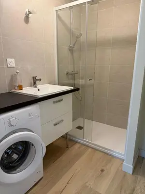 Salle de bains dans l'établissement Maison 65m2