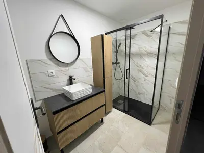 Salle de bains dans l'établissement L'Escapade Rivarennes