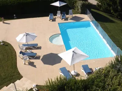 Piscine de l'établissement Chateau des portes de Chenonceau ou située à proximité