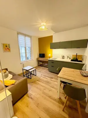 Cuisine ou kitchenette dans l'établissement Appartement au calme, coeur de ville