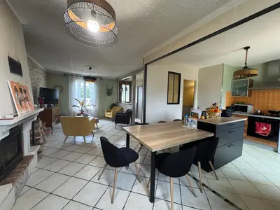 Cuisine ou kitchenette dans l'établissement Le Petit Brettois - 6 Pers - Parking - 24H Du Mans