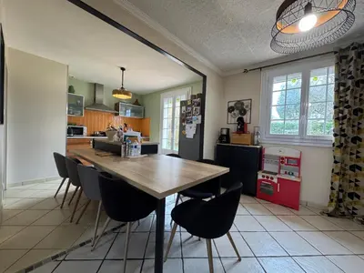 Cuisine ou kitchenette dans l'établissement Le Petit Brettois - 6 Pers - Parking - 24H Du Mans