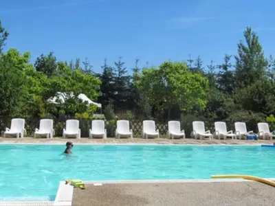 Piscine de l'établissement Mobil Home Confort 3 Chambres avec Terrasse - API-1-52-668 ou située à proximité