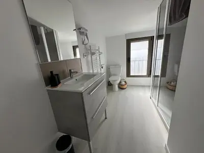 Cuisine ou kitchenette dans l'établissement Appartement terrasse en ville