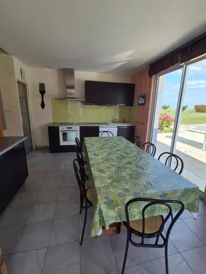 Cuisine ou kitchenette dans l'établissement GITE La CALOGNIERE proche chateaux Chenonceau Amboise Loches