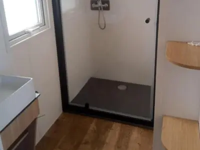 Plan de l'établissement Mobil Home Familial avec Terrasse - 4 Pers. - API-1-52-1731