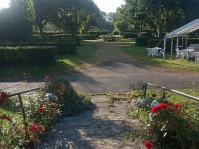 Jardin de l'établissement Mobil-home PMR 28m², 4 pers, Terrasse - API-1-52-1728