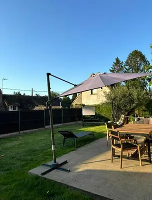 Jardin de l'établissement Maison de campagne - 20min du circuit des 24H et du zoo de la Flèche