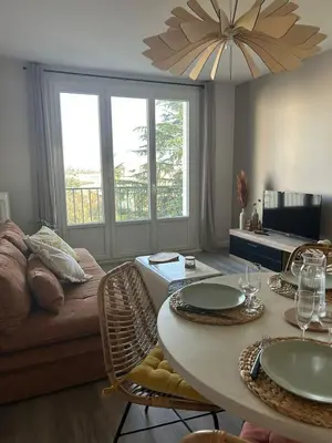 Coin salon dans l'établissement Spacieux confortable et facile d'accès - 3 chambres