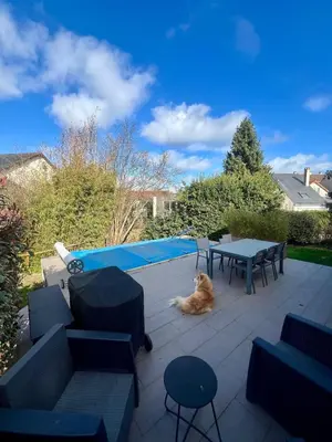 Plan de l'établissement Chambre avec entrée indépendante, SDB privative, piscine et grand garage et proche hyper-centre