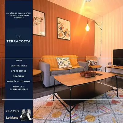 Télévision ou salle de divertissement dans l'établissement Le Terracotta - 5 pers. - centre-ville - Wifi
