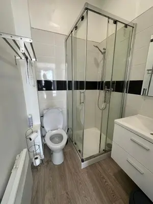 Salle de bains dans l'établissement Studio avec vue sur le Château