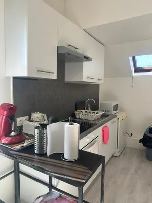 Cuisine ou kitchenette dans l'établissement T3 vue sur le Château d'Azay-le-Rideau ! Avec 2 SDB