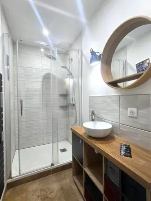Salle de bains dans l'établissement Le 7e art - 2 * home cinéma * centre-ville * Netflix