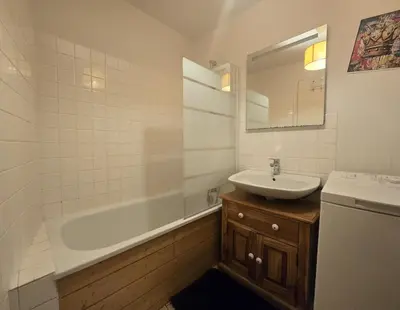 Salle de bains dans l'établissement La Petite Reinette 2 - 4pers - charme - Wifi