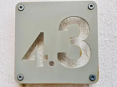 Plan de l'établissement Studio central face Loire et Château le 4-3
